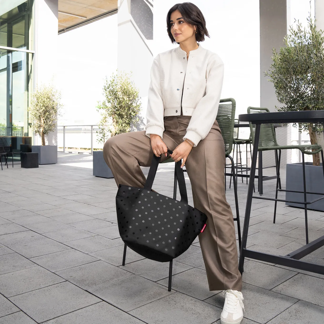 shopper M